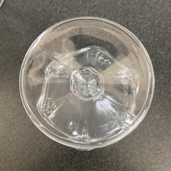 Set of four Vintage ice cream sundae glasses. - Picture 3 of 4